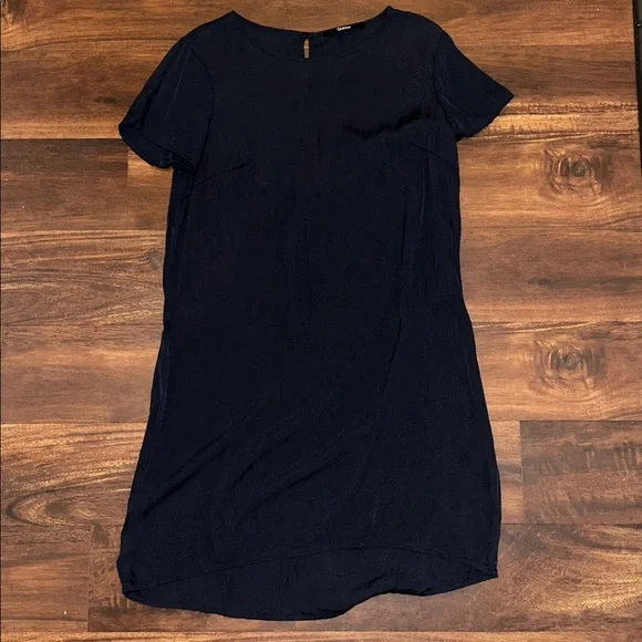 Quince Washable Navy Stretch Silk Tee Dress in Size Medium - Picture 3 of 7
